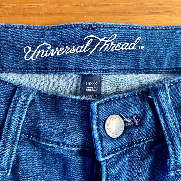 Universal Thread Jeans - Picture 2 of 9